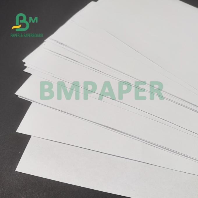 Livro Branco sem revestimento de 90gsm 100gsm Woodfree para o livro de exercício 685 x 990mm