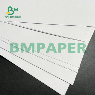 Bom papel deslocado branco de estabilidade dimensional usado nos folhetos