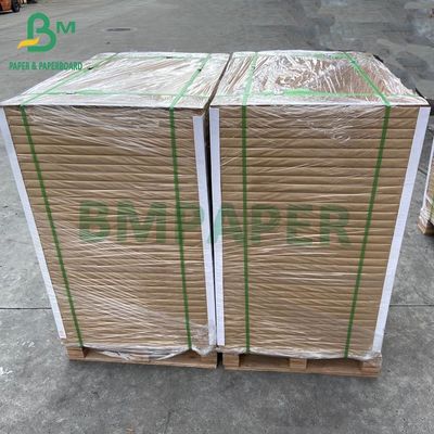 papel de 150gsm 157gsm Chromocoat na resma da folha que embala 640 x 900mm 700 x 1000mm