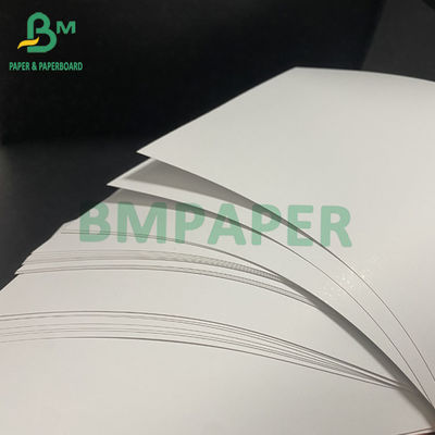 Tamanho 635mm x 900mm do papel lustroso 80G 90G 100G 115G de Matte Coated C2S