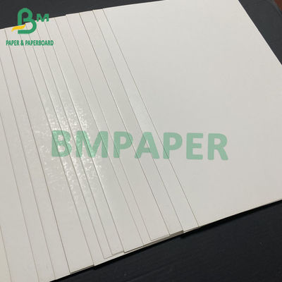 rolo 635mm de 230gsm 250gsm 300gsm C1S Artboard 700mm 914mm 1000mm largamente