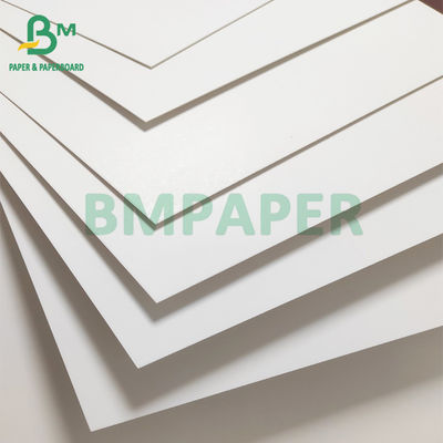 O lado da placa de papel 250-400gsm um de FBB C1S SBS revestiu para o calendário