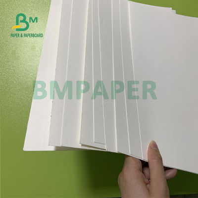 O bom dobro de dobramento da resistência tomou partido papel revestido para a bacia dos macarronetes