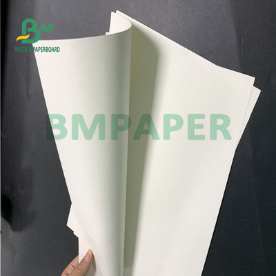 as folhas de papel absorventes de 700mm x de 1000mm super absorvem a superfície plana líquida