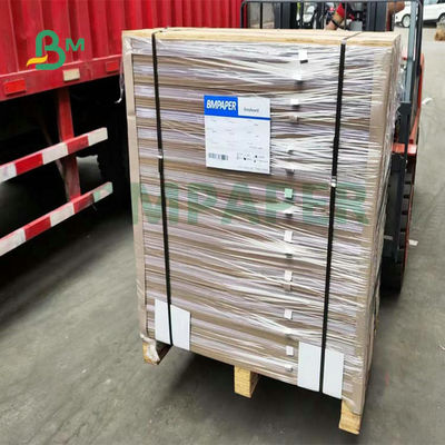 O cartão branco laminado de revestimento cobre 72 x 102cm 1mm 2mm 3mm para a caixa de presente