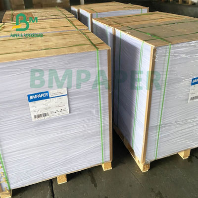 resistência de alta temperatura do papel liso do papel de jornal 45gsm para o desenho da roupa