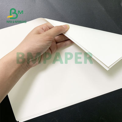 Folhas de papel sintéticas brancas lustrosas, papel da etiqueta do ANIMAL DE ESTIMAÇÃO impermeável para a impressão