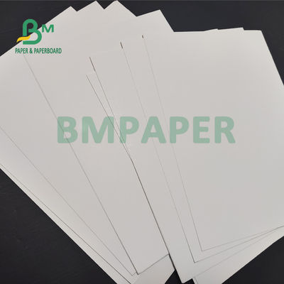 placa de papel do marfim SBS de 170gsm 190gsm C1S para Hangtags do vestuário 30 x 40 polegadas - brancura alta