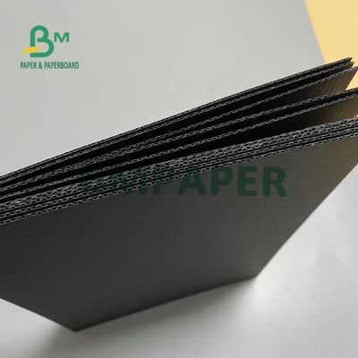 O preto corruga a folha do cartão e flauta para a embalagem 502mm x 693mm da caixa