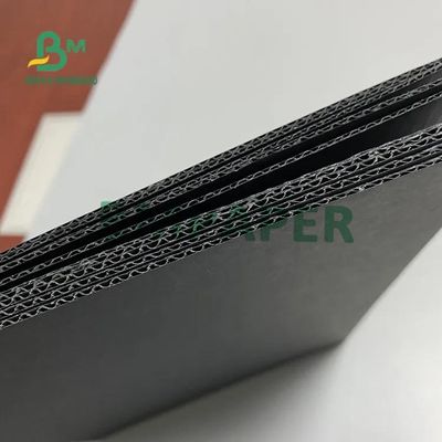 O preto corruga a folha do cartão e flauta para a embalagem 502mm x 693mm da caixa