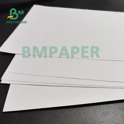 placa de papel sem revestimento de 200gsm 250gsm Woodfree para folhetos 720mm x 1020mm