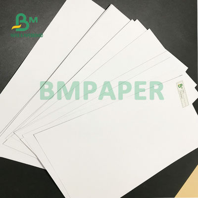 Papel deslocado branco super 140gsm 160gsm de Woodfree bom nivelamento de 635mm x de 914mm