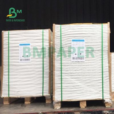 Papel deslocado branco super 140gsm 160gsm de Woodfree bom nivelamento de 635mm x de 914mm