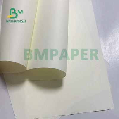 Folha de papel sem revestimento de Woodfree 55gsm 65gsm do marfim branco para fazer o caderno