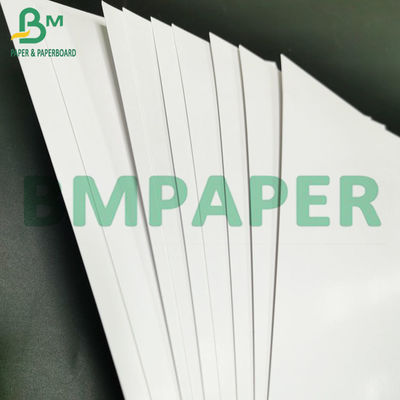 Papel lustroso alto G/M 130 e 115 Papel de brilho de seda branco de C2s para as tampas