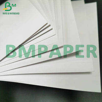 Papel lustroso alto G/M 130 e 115 Papel de brilho de seda branco de C2s para as tampas
