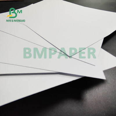 350 gm 400 gm Cartão não revestido Para Hangtag 720 X 1020 mm Alta brancura