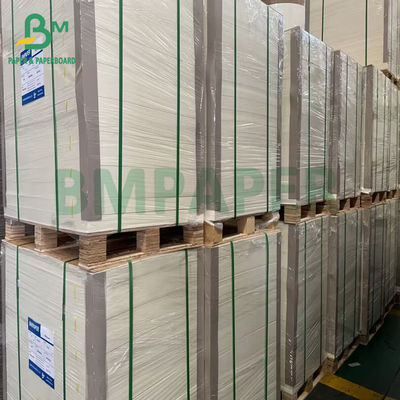Excelente capacidade de processamento Papel à prova de gordura branco de 60 gm para embalagens de snacks alimentares