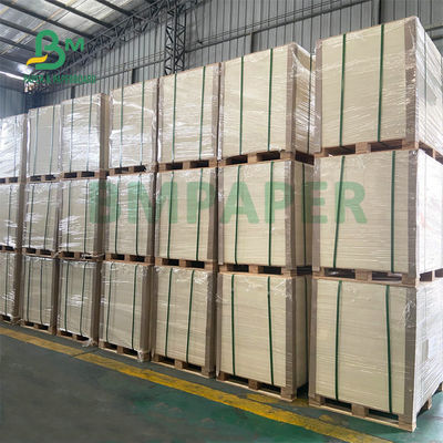 Tabuleiro branco não revestido para fabricação de tabuleiros para bebidas