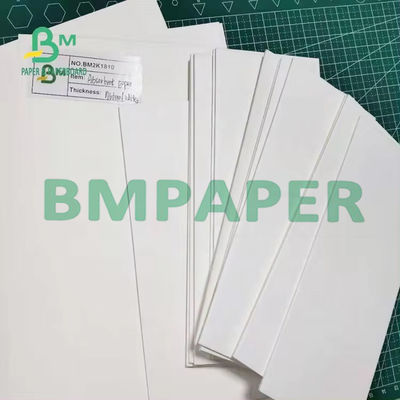 0.7 - 1.4 mm de papel branco absorvente para protecção de mesas