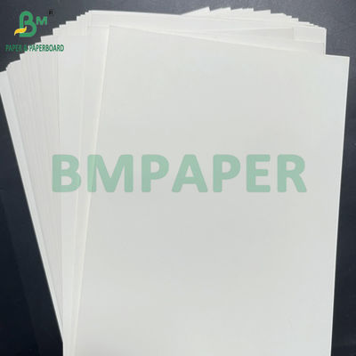 Bom efeito de impressão Suave 300gm + 15g PE revestido Papelão Branco 65 x 95 cm