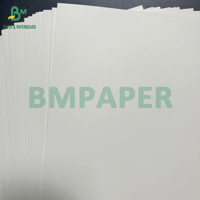 Bom efeito de impressão Suave 300gm + 15g PE revestido Papelão Branco 65 x 95 cm