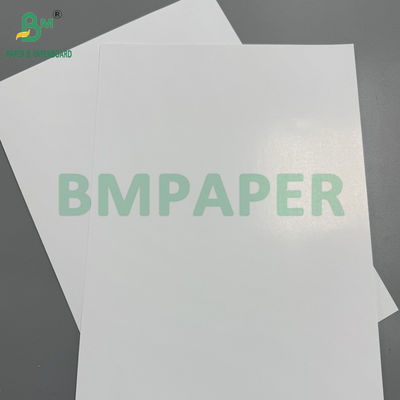 Papel de arte revestido com C2S de alta branqueza 250GSM Folhas de papel de cobertura brilhante