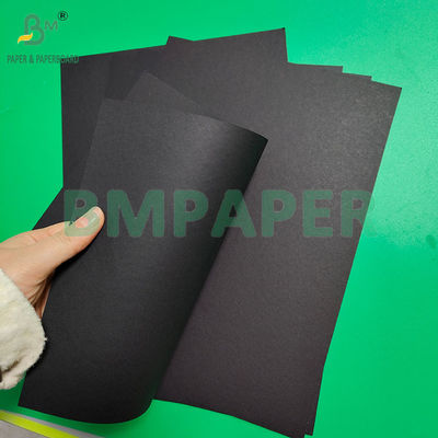 Folha de revestimento de papelão preto de 400 gm para fazer caixas de presentes 70 * 100CM