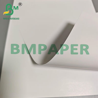 Papel de texto branco revestido de brilho para calendário