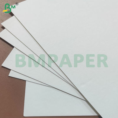 Folhas de papel absorvente de água de cor creme não revestidas para estofas