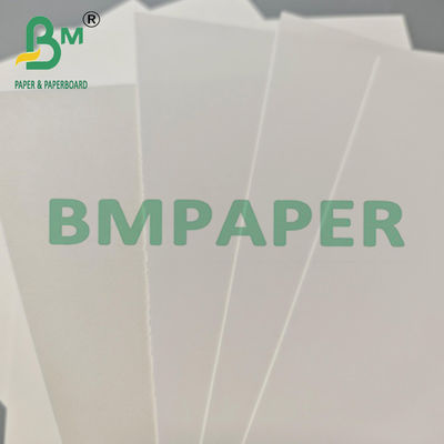 15 g de papelão branco revestido com PE de boa rigidez para embalagens de alimentos congelados