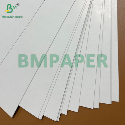 Cartão de papelão preto à prova de luz anti-falsificação de 310GSM e 320GSM para jogos de cartas colecionáveis