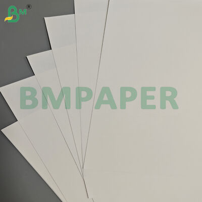 Rolos de papel Kraft branco de alta resistência 120gsm para sacolas de compras